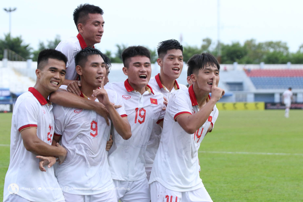 U23 Việt Nam hào hứng trên sân tập 